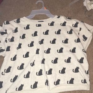 cute white cropped top 👚